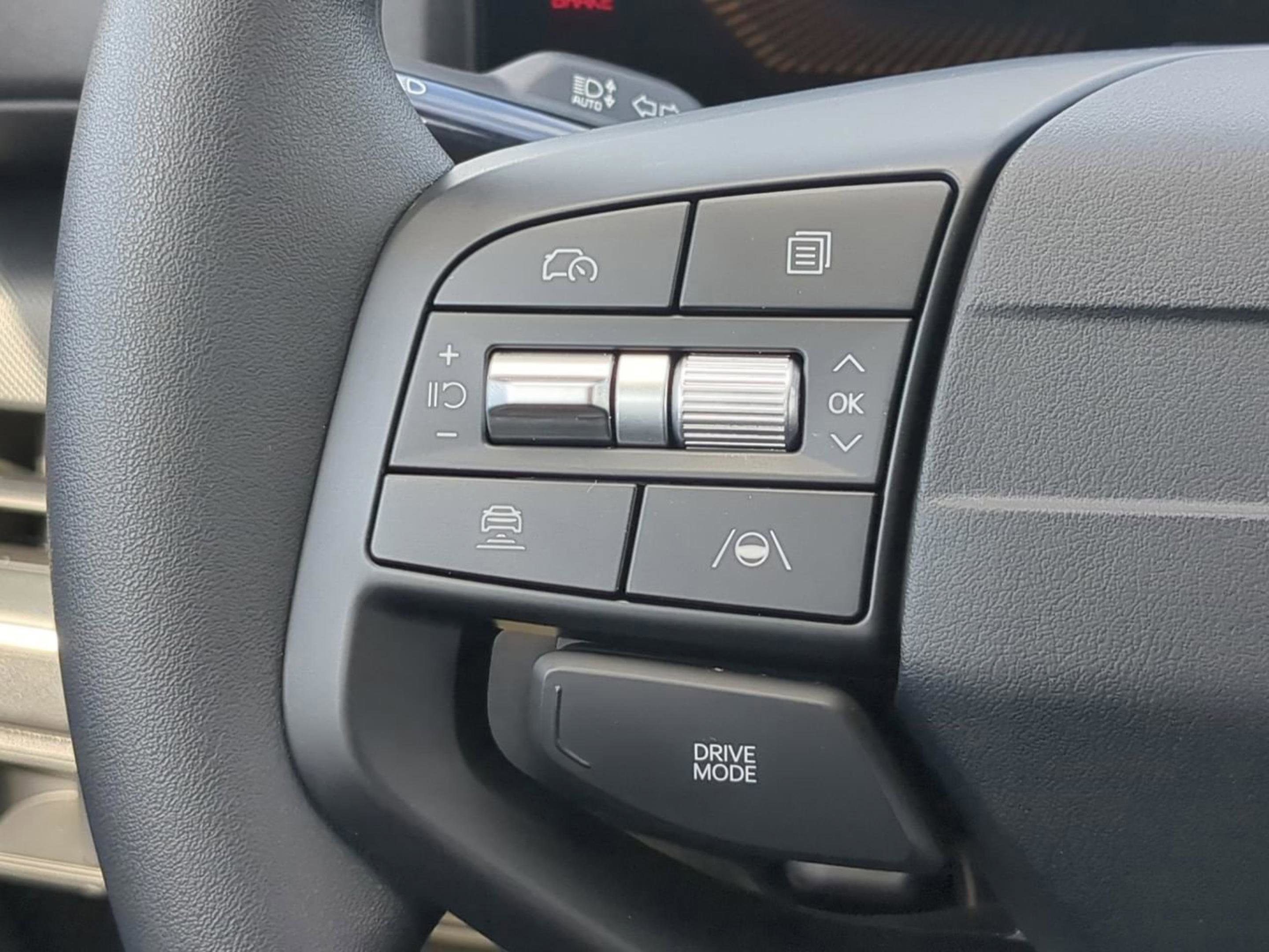 New 2026 Snow White Pearl Kia LXS image 21