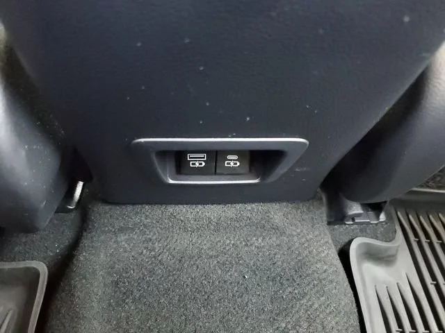 Used 2022 Wind Chill Pearl Toyota LE image 25