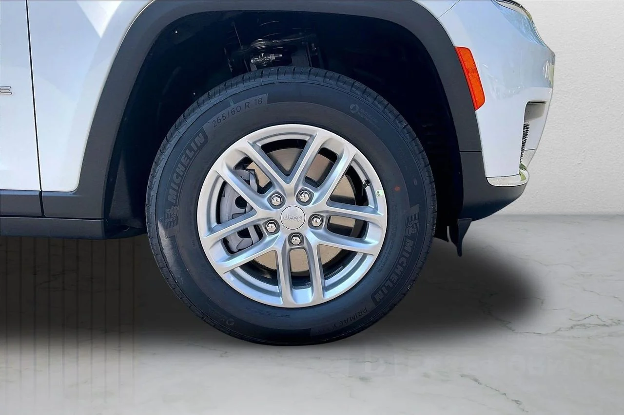 New 2026 Bright White Clearcoat Jeep Laredo X image 33