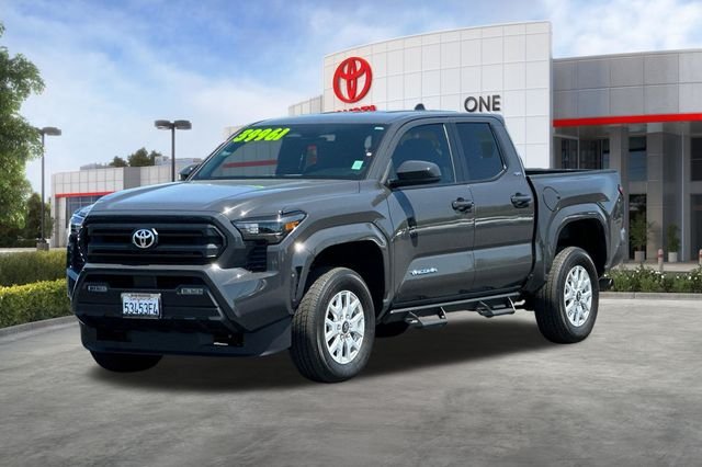 Used 2025  Toyota SR5 image 9
