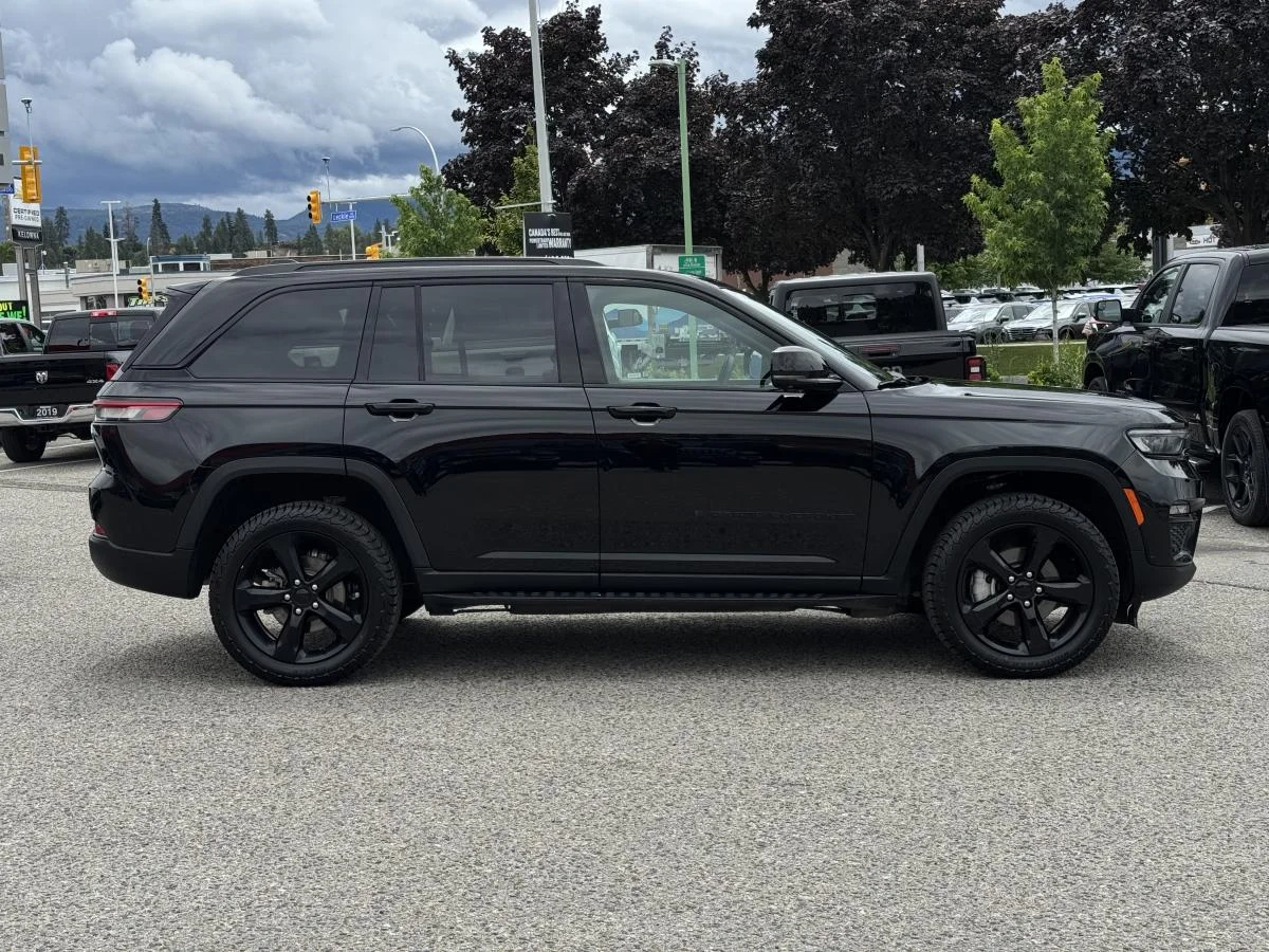 Used 2024 Black Jeep Limited image 5