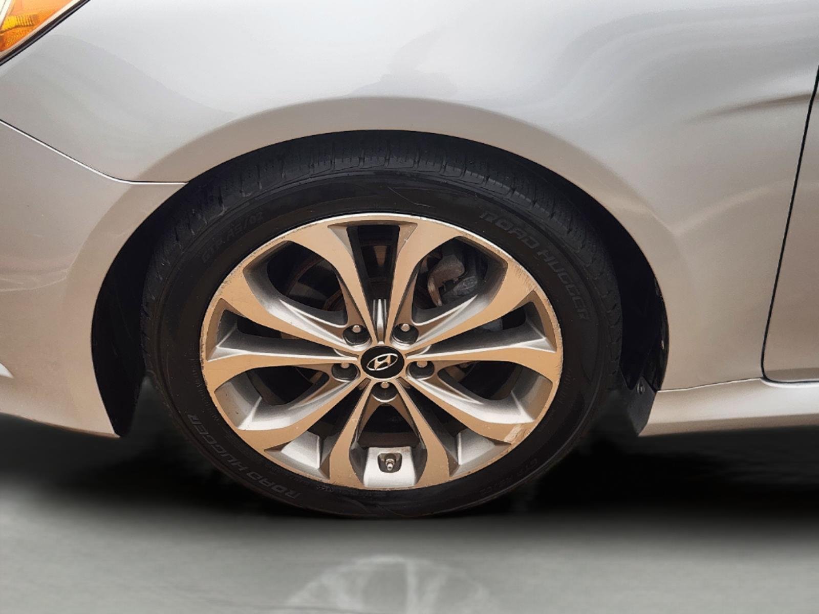 Used 2014 Radiant Silver Metallic Hyundai Limited image 9