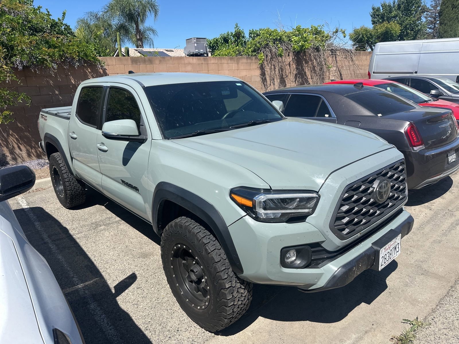2022 Toyota Tacoma TRD Off-Road photo 2