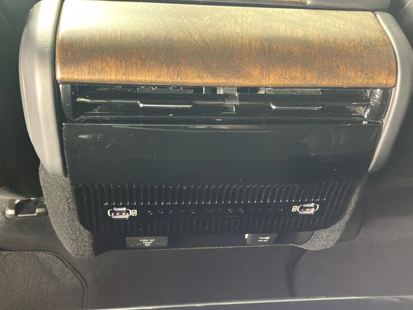 Used 2022 Diamond Black Crystal Pearlcoat Jeep Series II image 31