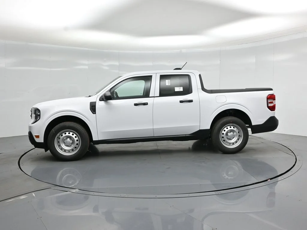 New 2026 Oxford White Ford XLT image 24