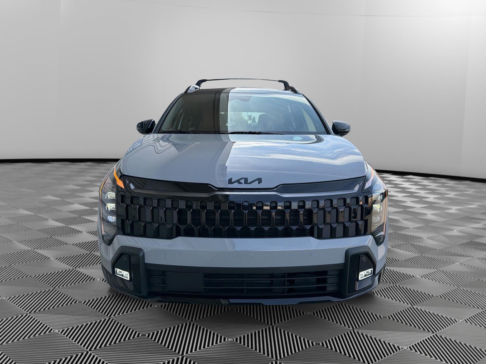 New 2027 Wolf Gray Kia X-Line image 2