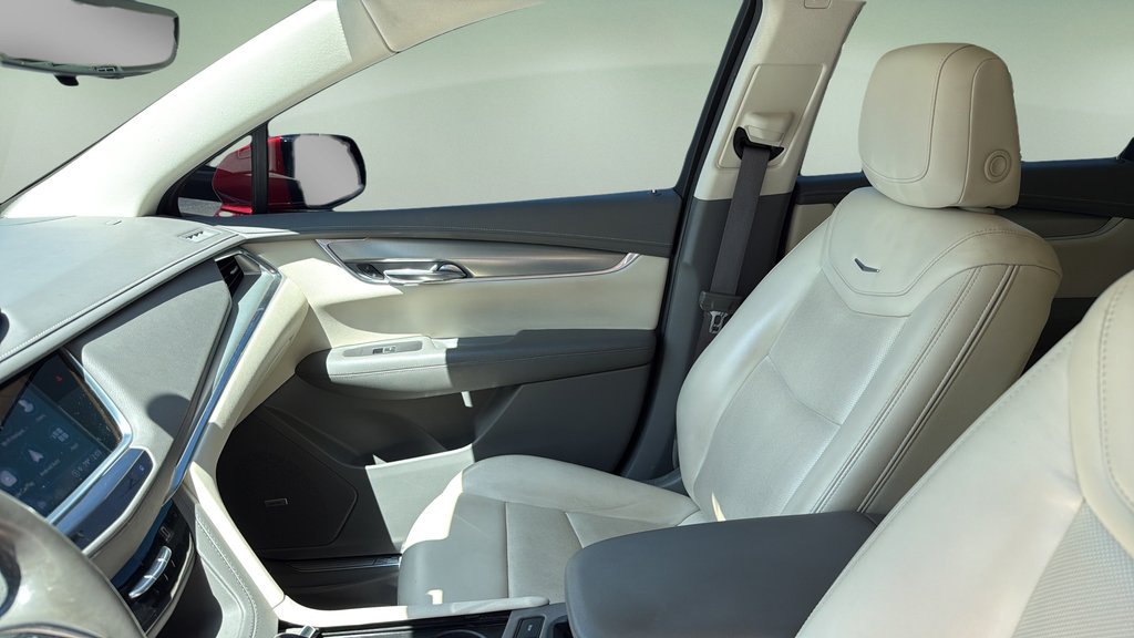 Used 2022 INFRARED TINTCOAT Cadillac AWD Premium Luxury image 20