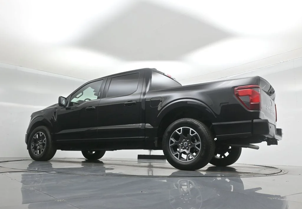 New 2024 Agate Black Metallic Ford XLT image 47