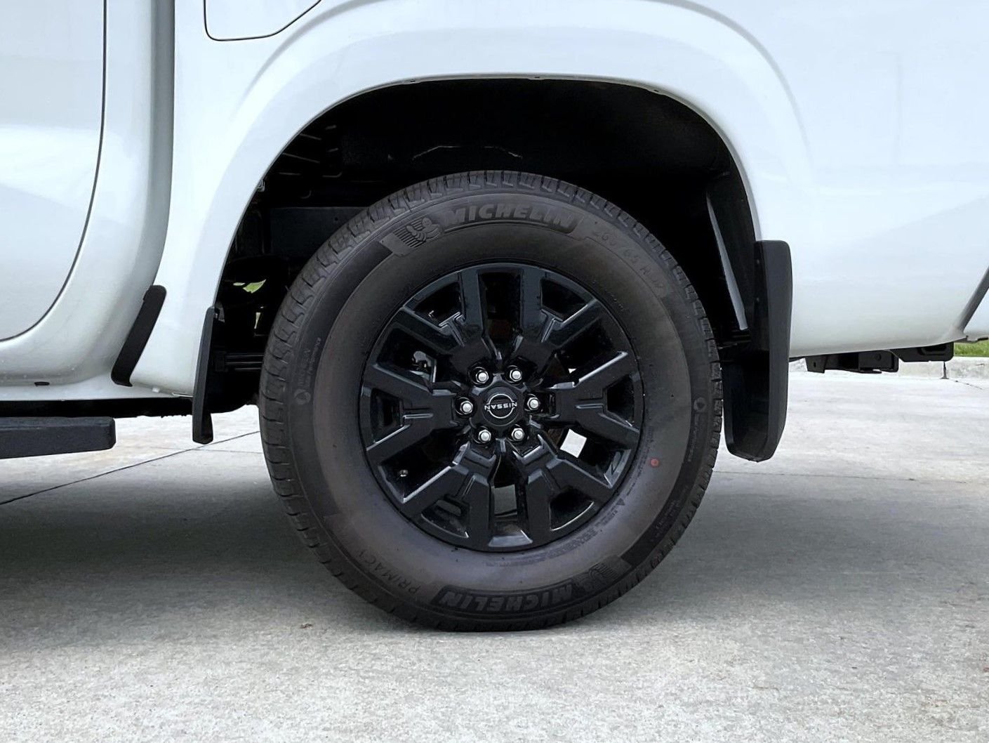 New 2026 Glacier White Nissan SV image 23
