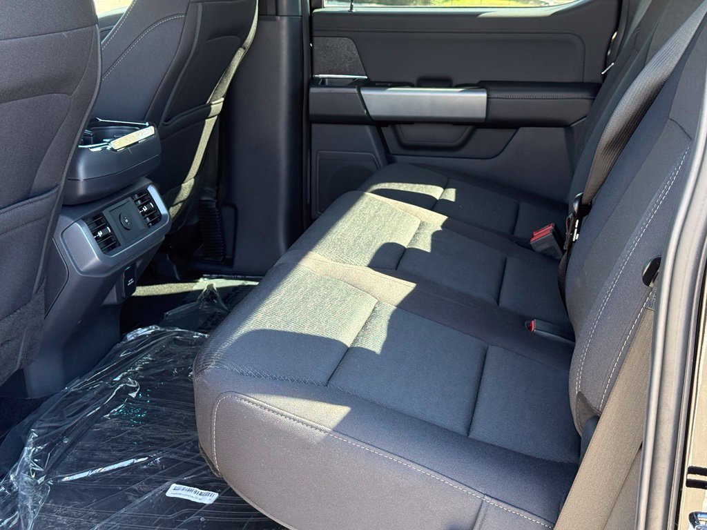 New 2026 Agate Black Metallic Ford XLT image 7