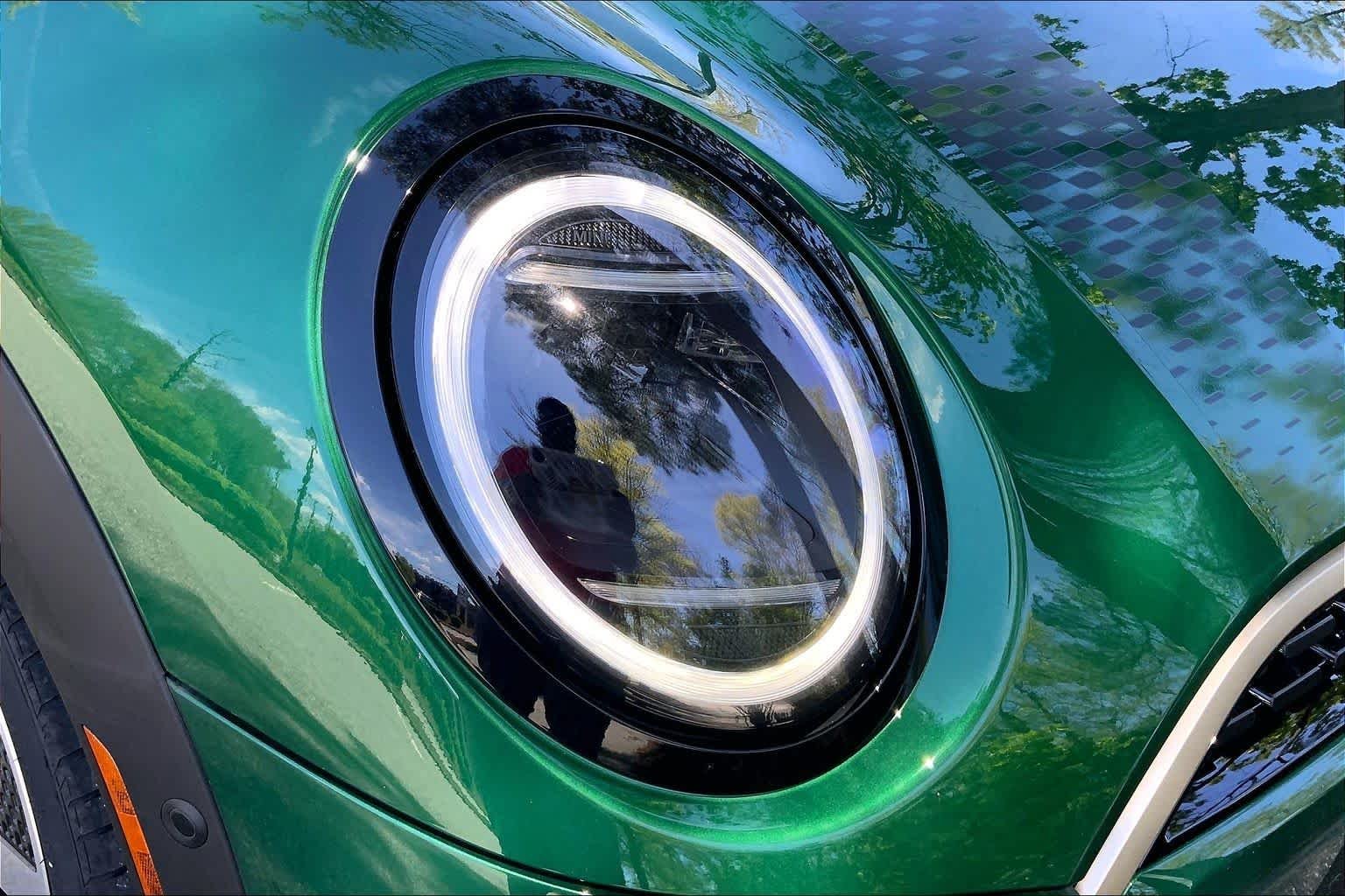 New 2026 British Racing Green IV Metallic MINI Iconic image 13