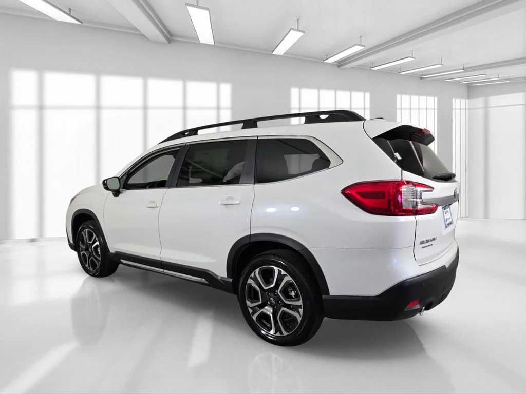 New 2026 CRYSTAL WHITE PEARL Subaru Limited 7-Passenger image 4