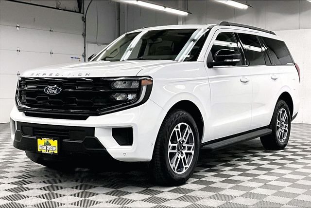 Used 2025 Oxford White Ford Active image 13