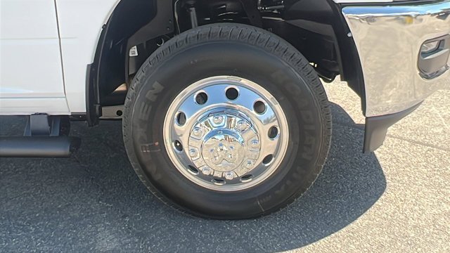 2026 RAM 3500 Chassis Tradesman - Photo 10