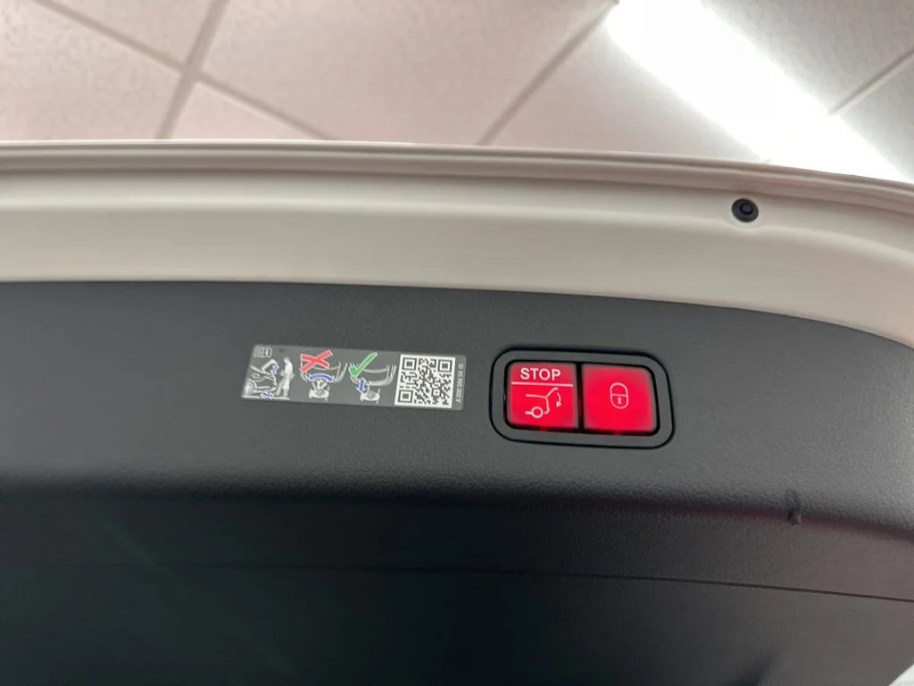 Certified Used 2026 White Mercedes-Benz GLC 300 image 28