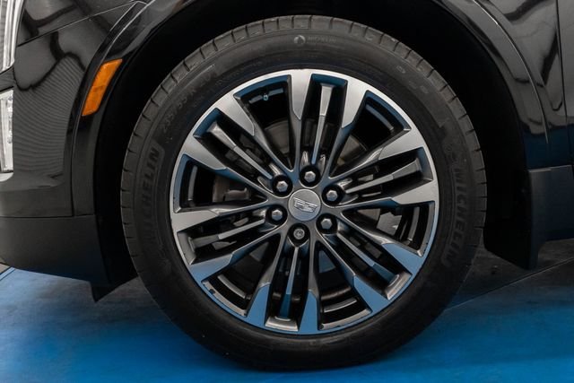 Used 2020 Black Cadillac Sport image 2