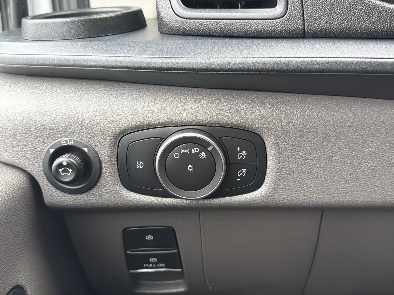 Used 2024 Oxford White Ford XLT image 26