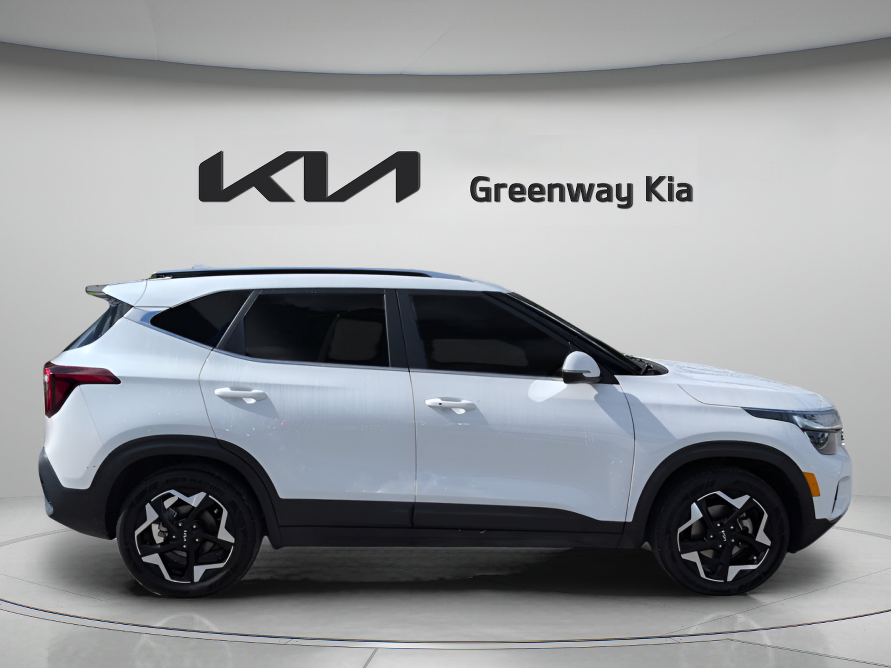 Certified Used 2024 Snow White Pearl Kia EX image 8