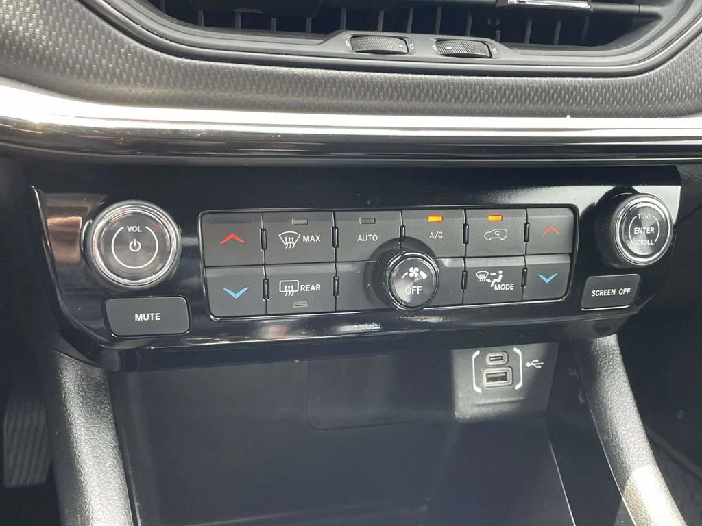 Certified Used 2025 White Jeep Trailhawk image 38