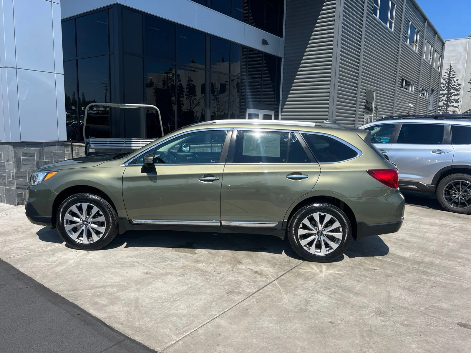Used 2017 Green Metallic Subaru 3.6R image 8