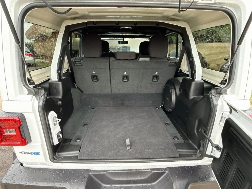 Used 2023 White Jeep Rubicon 4xe image 30
