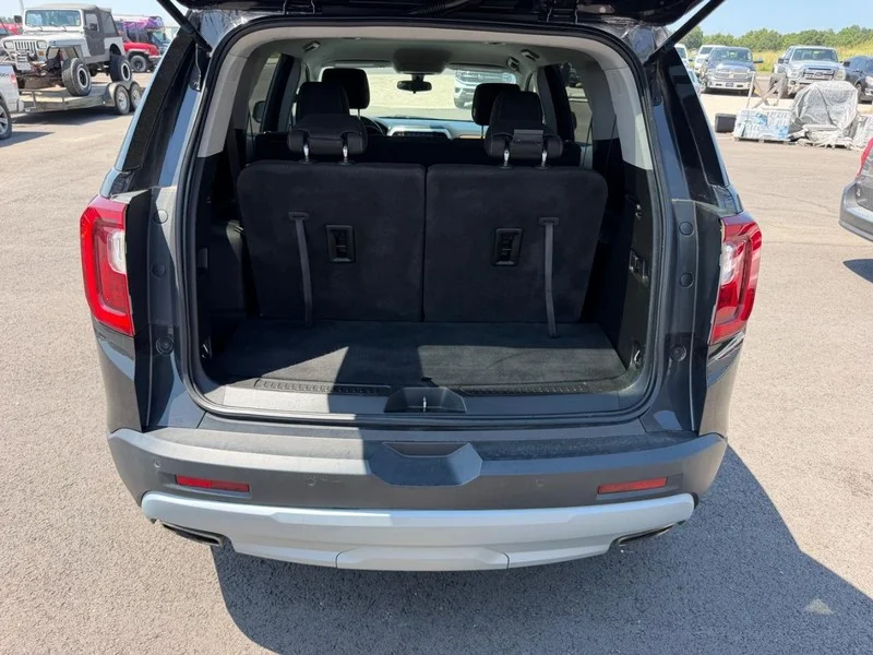Certified Used 2020 Carbon Black Metallic GMC SLE image 7