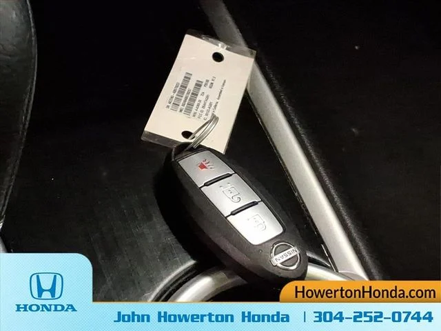 Used 2019 Silver Nissan S image 23