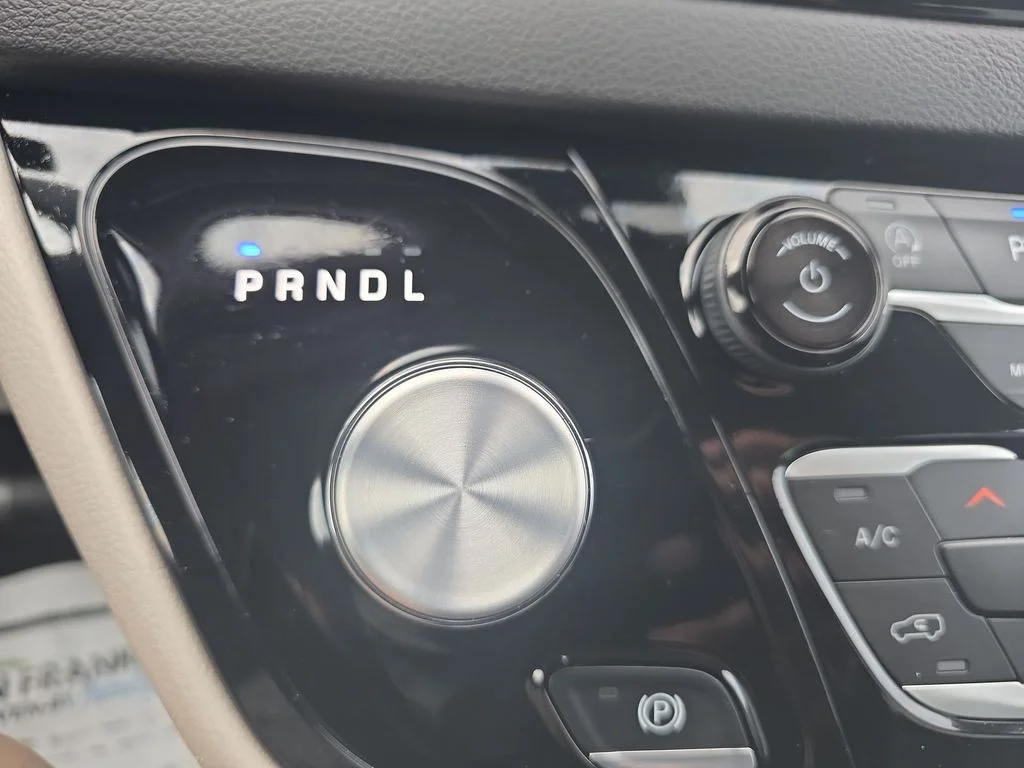 Used 2024 White Chrysler Touring L image 19