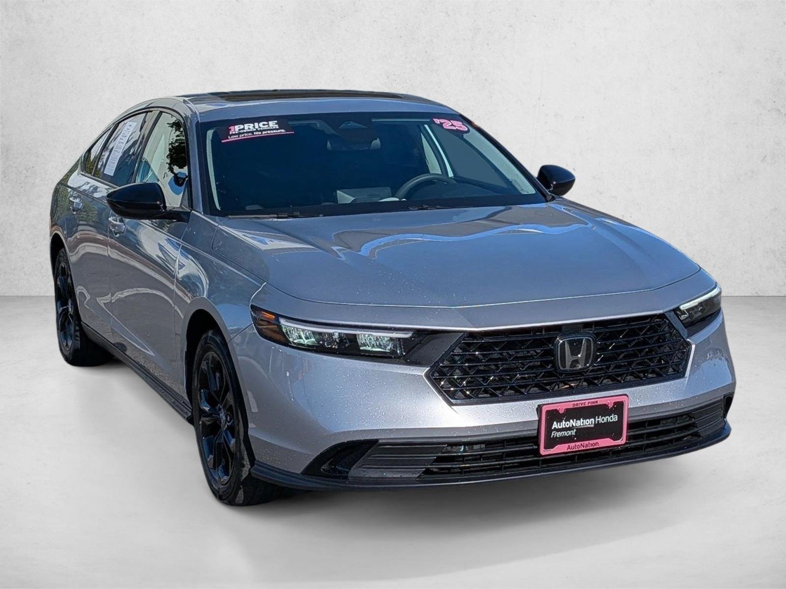 Used 2025 Solar Silver Metallic Honda SE image 3