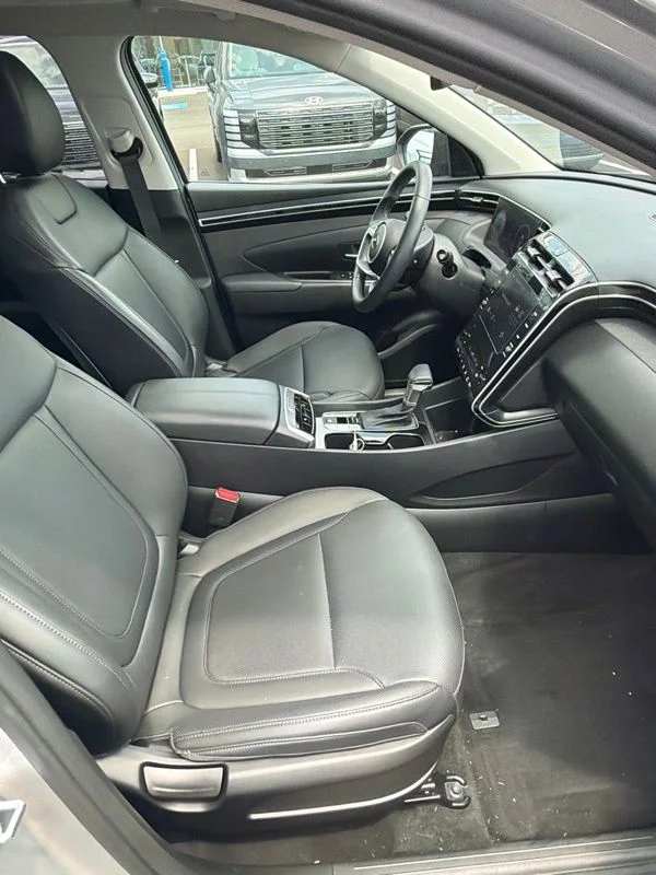 Used 2023 Silver Hyundai SEL image 11