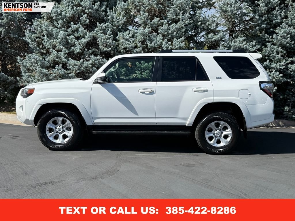 2024 Toyota 4Runner SR5 photo 4