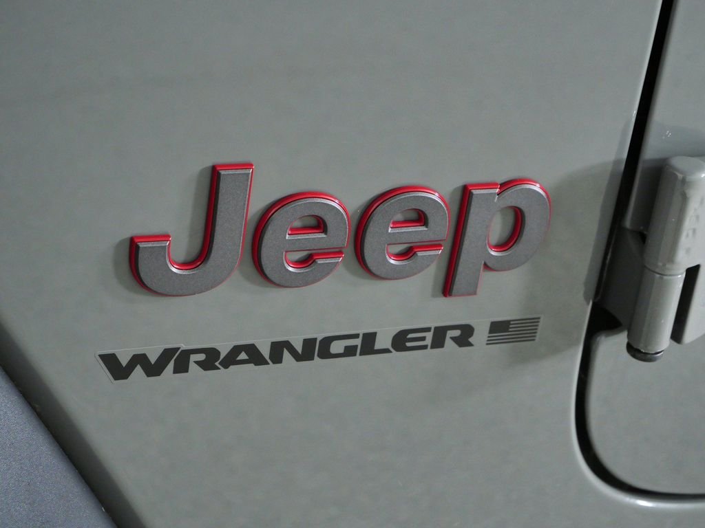 Used 2023 Gray Jeep Rubicon image 14