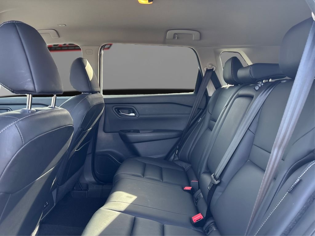 Used 2024 White Nissan SL image 10