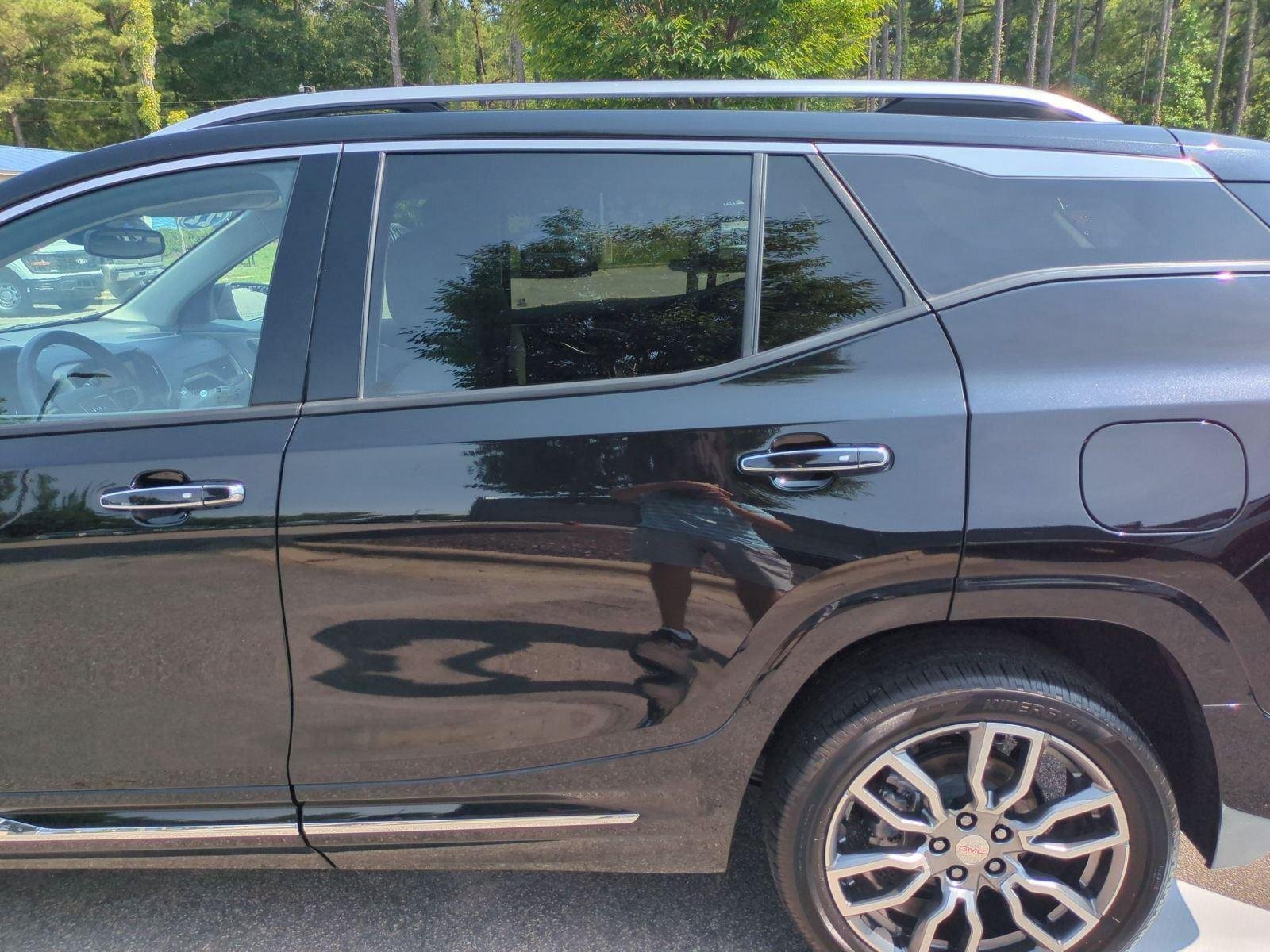Used 2022 Ebony Twilight Metallic GMC Denali image 33
