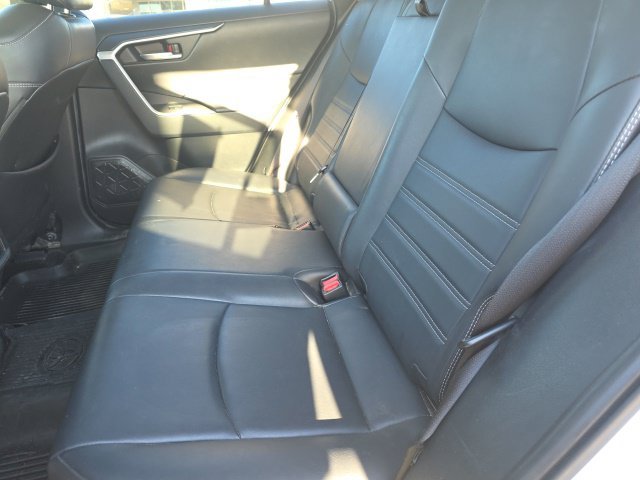 Used 2020 White Toyota XLE Premium image 10