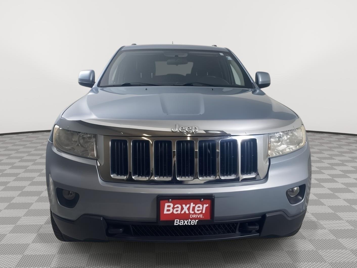 Used 2012 Winter Chill Pearl Jeep Laredo image 6