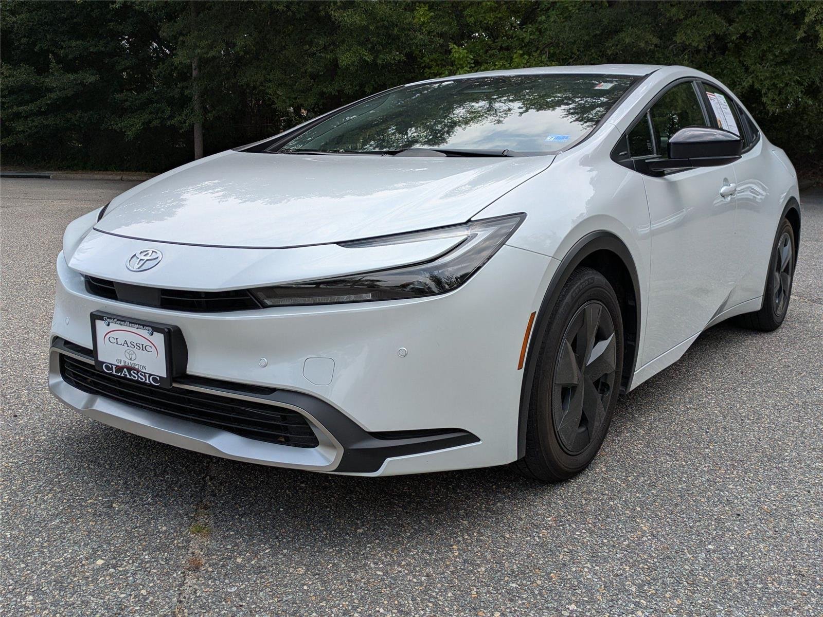 Used 2024 Wind Chill Pearl Toyota SE image 8