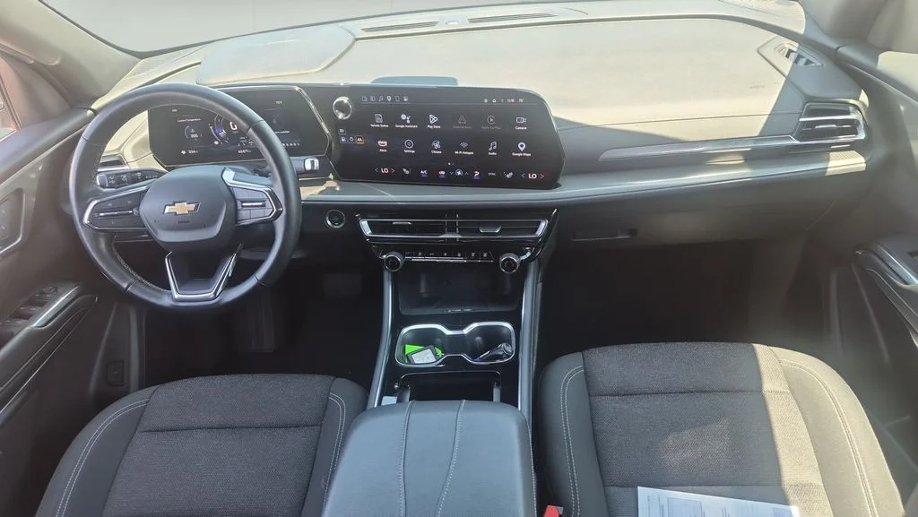 Used 2024 Summit White Chevrolet LT image 12