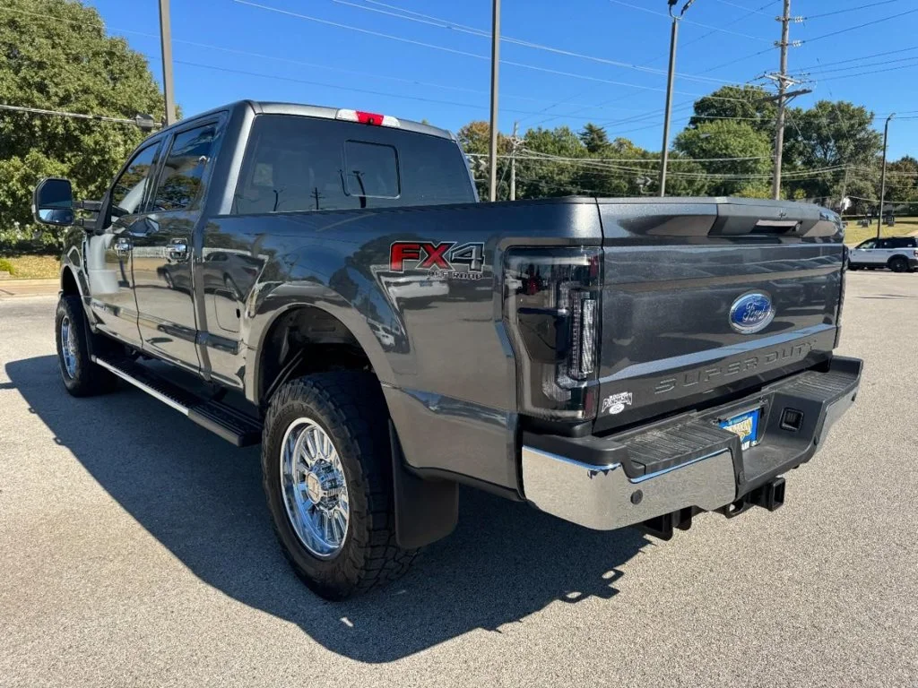 Used 2017 Magnetic Metallic Ford Lariat image 5