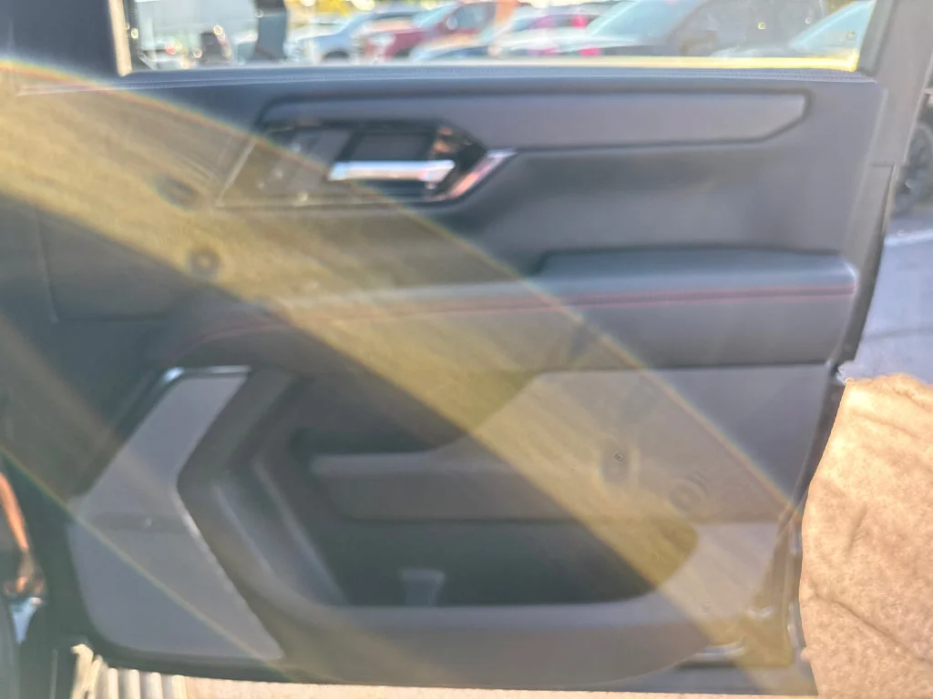 2025 GMC Yukon AT4 Ultimate - Photo 38