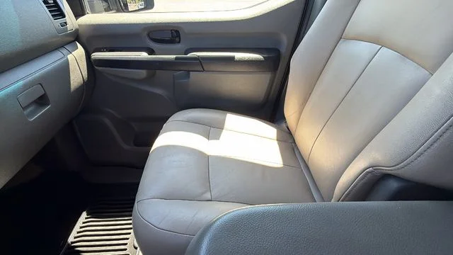 Used 2018 Super Black Nissan SL image 17