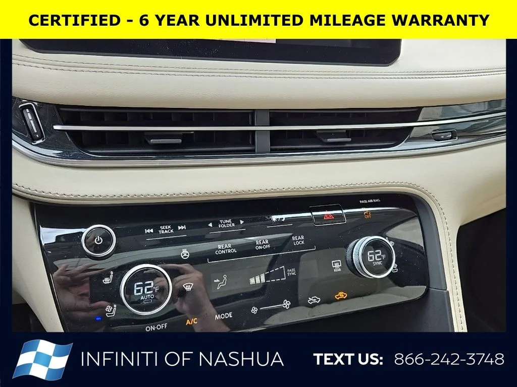 Certified Used 2024 White INFINITI LUXE image 24