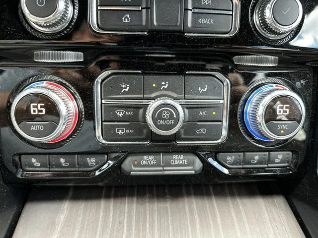 Used 2021 White GMC Denali image 19