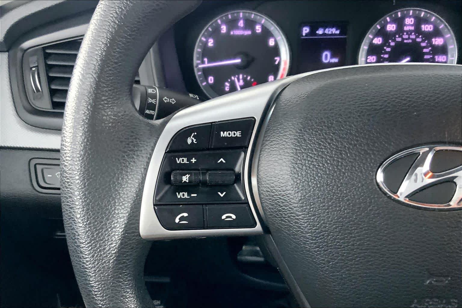 Used 2019 Phantom Black Hyundai SE image 23