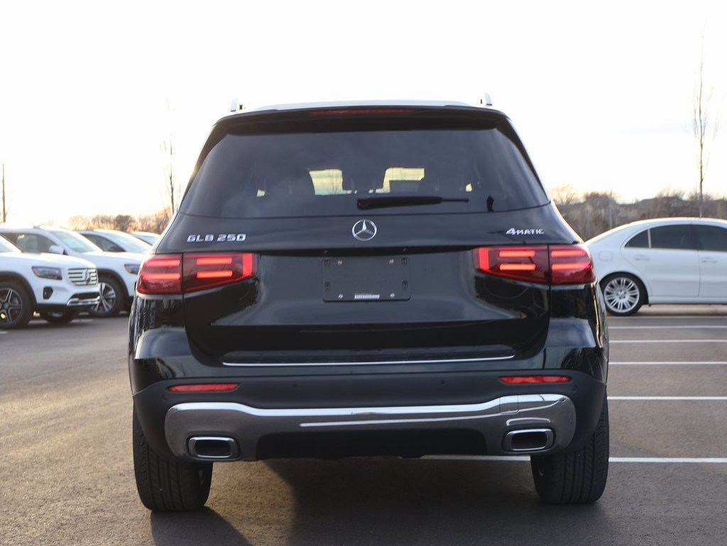 New 2026 Night Black Mercedes-Benz GLB 250 image 6