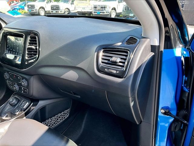 Used 2018 Blue Jeep Altitude image 17