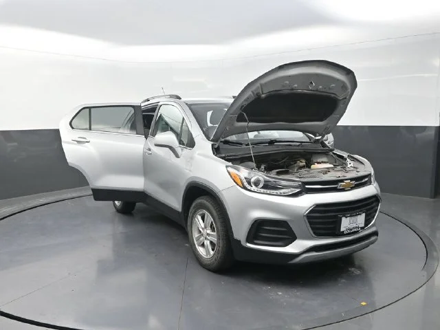 Used 2020 Silver Chevrolet LT image 29