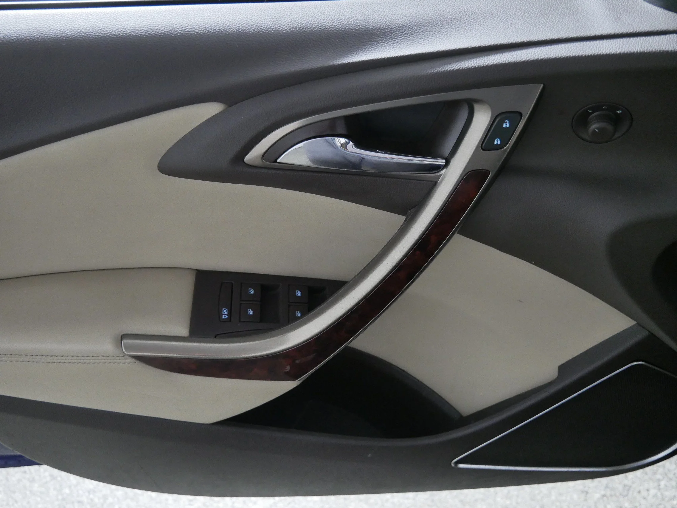 Used 2013 Luxo Blue Metallic Buick  image 19