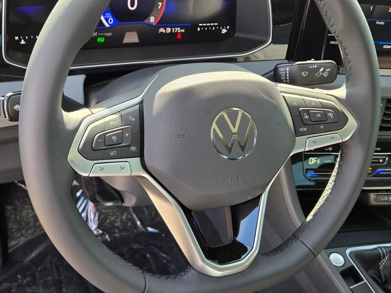 New 2026 Black Volkswagen 1.5T SE image 10