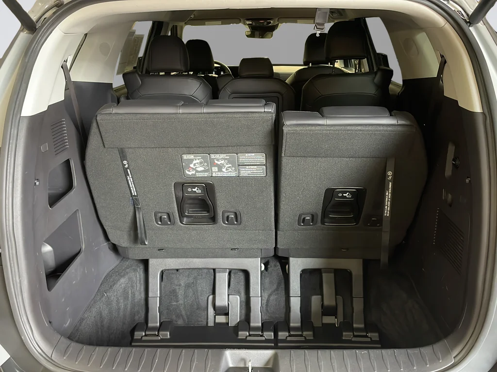 Used 2025 White Kia EX image 35